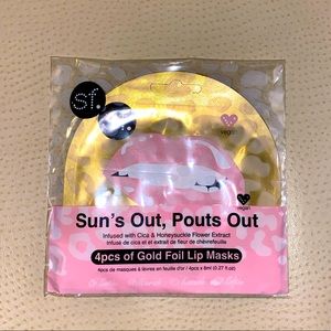 Sun’s Out, Pouts Out Gold Foil Lip Mask